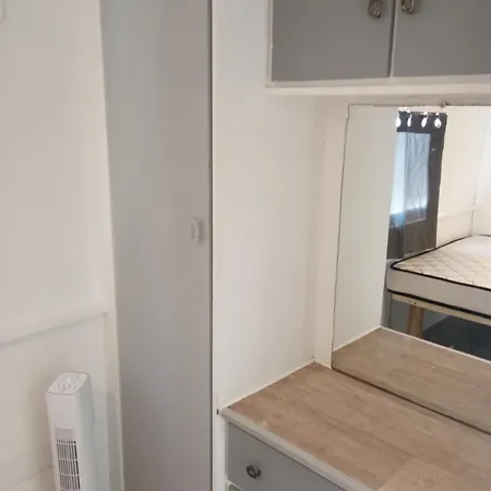 אתר קמפינג Mobil Avec Piscine