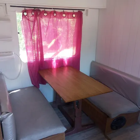 Κάμπινγκ Mobil Avec Piscine Sur Terrain Prive De 1500 M2 *